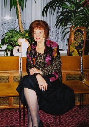Életének 87. évében, április 28-án elhunyt Zsedényi Lilla zuglói ikonfestő, 
