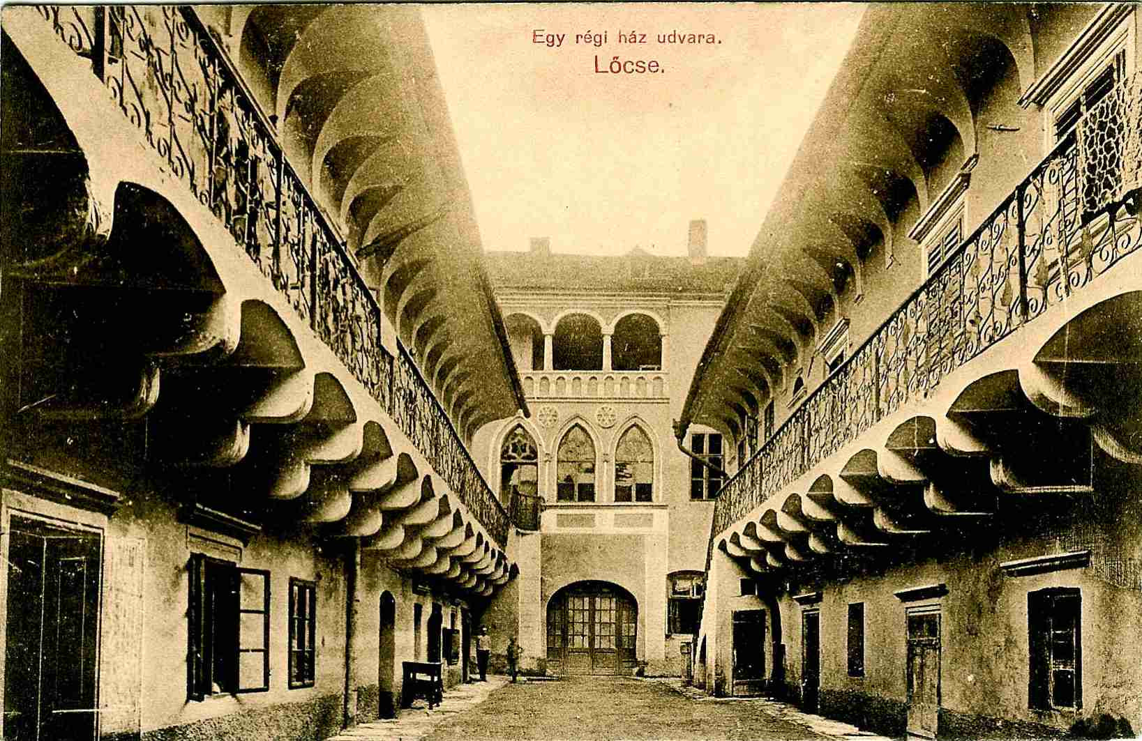 1915.:Schwáby palota udvara, ma a Hotel Stela kerthelyisége