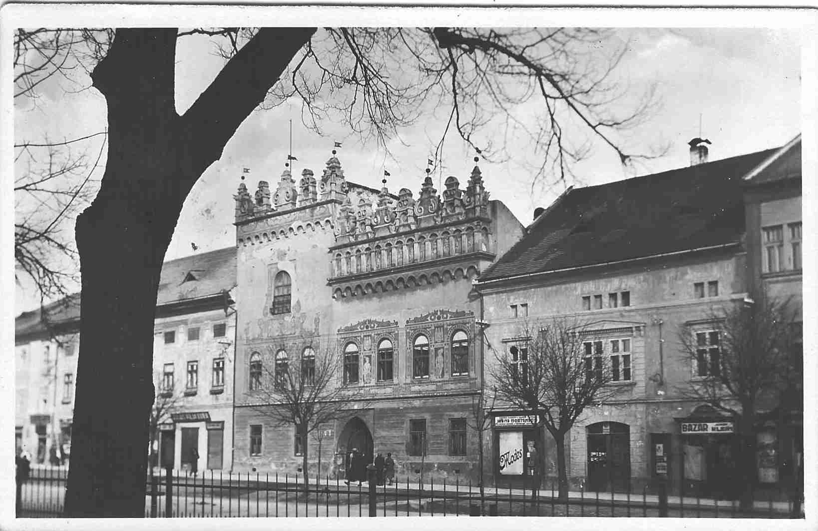 1937:. Körtér keleti oldal  a Thurzó-Csáky házzal