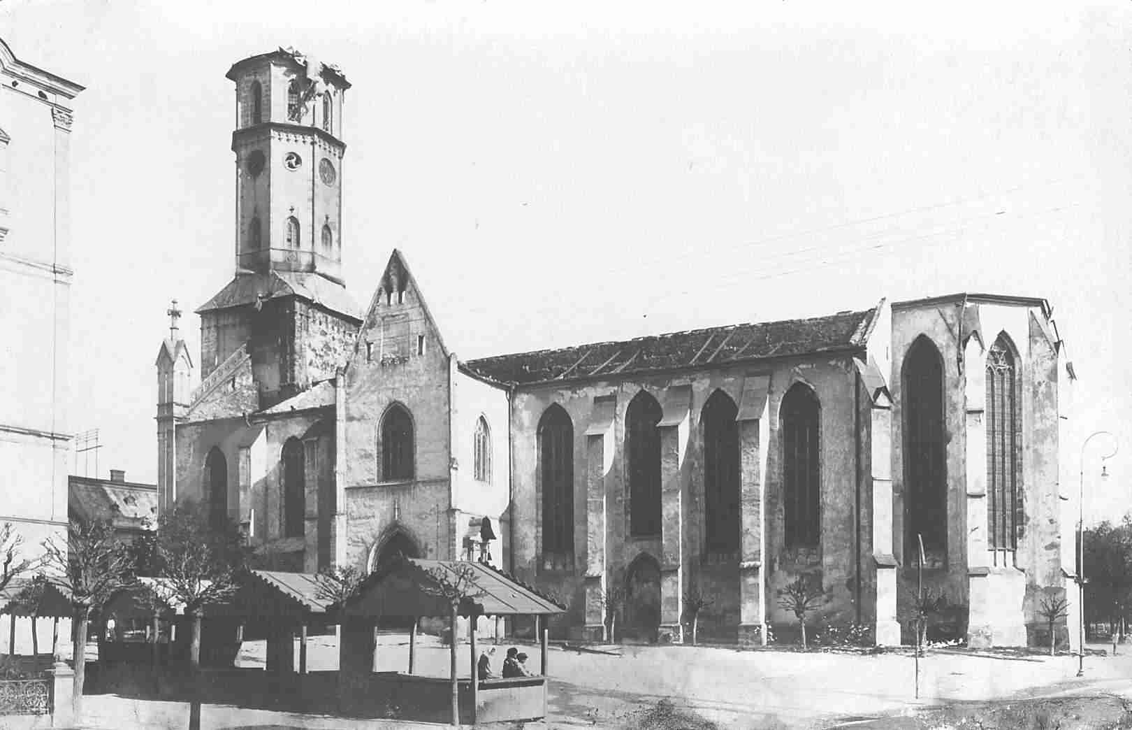 1923: Leégett templom